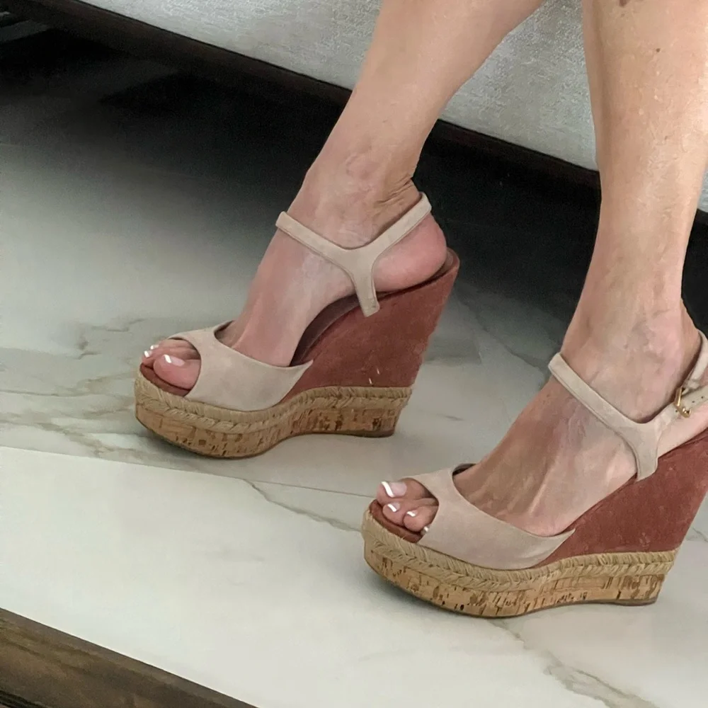 This are Gucci pink used shoes